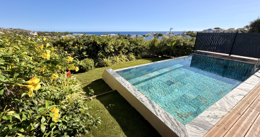 t3 de 80m2 vue mer avec piscine et jardin, cave et local privé, 2 parkings en sous sol