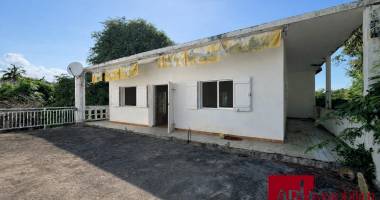 a vendre - maison t3 à rénover  hyper centre de saint-pierr