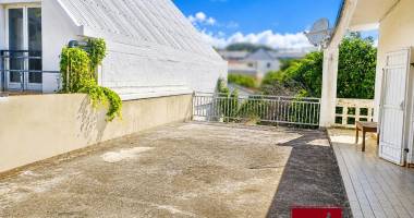 a vendre - maison t3 à rénover  hyper centre de saint-pierr
