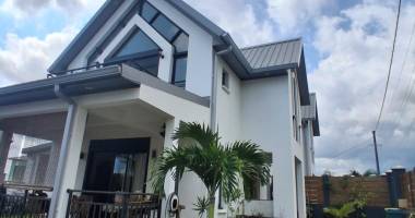 a louer superbe maison de type f4 sur la saline les hauts