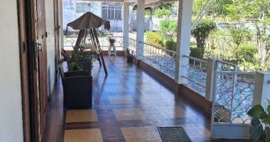 baie -mahault   secteur calvaire- maison de type t4+ bureau.