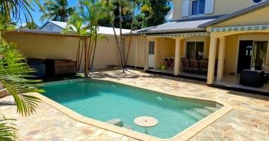 maison t5/6 – 165 m² habitables – terrain de 495 m² – piscine & jacuzzi