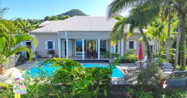 maison de 150 m2 avec piscine sur une parcelle arborée de 1235m2 à mont-vert - ref.264707