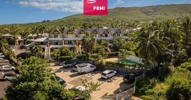 la saline :  grand t2 , dernier étage, vue dégagée & piscine