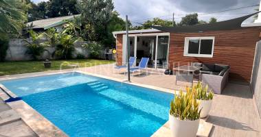 À louer - une maison meublee de type t4 d'environ 100,19 m2 - saint-pierre - 2 515 €/mois