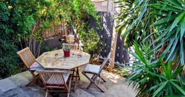 t2 meublé tout équipé – rez-de-chaussée avec terrasse – 33 m²