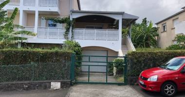 maison mitoyenne t6 sur 2 niveaux avec jardin 