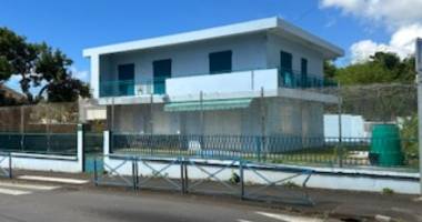 batiment à usage professionnel ou commercial route de la rivière des pluies ste marie