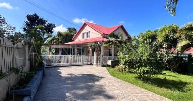 a vendre - villa t5 + dependance - tampon - 450 000 €