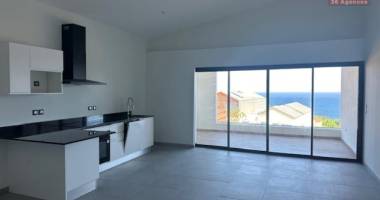 un prestigieux f2 de 63m2 vue mer à petit île