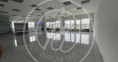 a louer local commercial de 115m2 visibilité exceptionelle