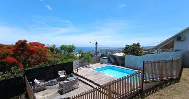 maison saint denis 6 pièce(s) 130 m2