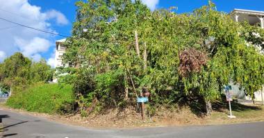 À saisir ! terrain constructible dans quartier prisé de dugazon