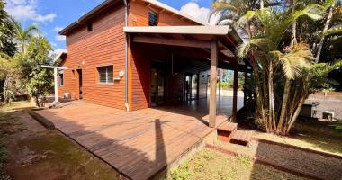 charme du bois et douceur de vivre pour cette spacieuse maison de 3 chambres à trois mares (tampon)