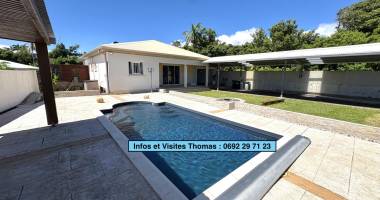 a vendre magnifique villa f4 avec piscine et grand garage à sainte-anne