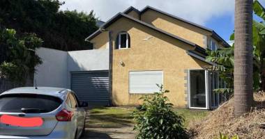 louer villa f6 avec garage dans les hauts des avirons proche du tevelave