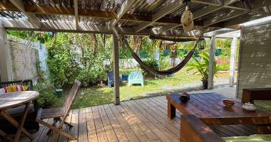 ecolodge autonome avec terrasse + jardin - sainte anne - helleux