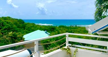 t2/3 meuble de 84 m2 vue mer avec jardin citerne et acces plage