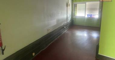 a louer local commercial de 22m2 centre ville l'etang sale les hauts