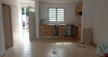 a louer appartement t2 en rez de jardin de 52 m2 a la saline les bains