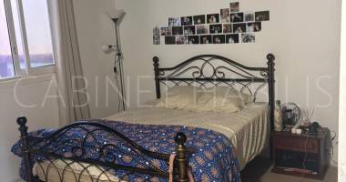 a louer - chambre meublee d'environ 9.78 m2 - la possession - loyer 450 € + charges 50 €