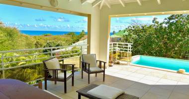 pleine vue mer : villa contemporaine f3 de 123 m3 duplex avec piscine et citerne acces plage