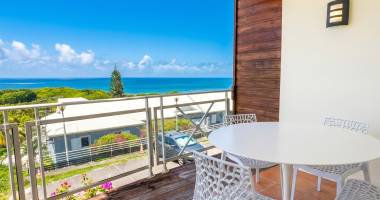 t3 meublé duplex - 55 m2 - vue mer - gosier petit havre