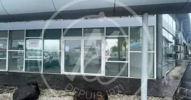 a louer 65m² - local bureau à jarry, 97122 baie-mahault - 1 365€ ht hc