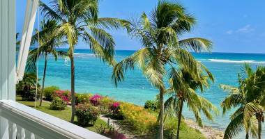 pleine vue mer et lagon : t2 meuble 60 m2 marina parking citerne ascenseur