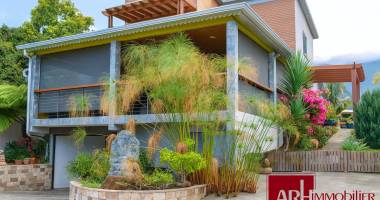 a vendre - À l'entre-deux  villa de 220 m² avec jolie vu