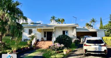 saint pierre 97410 - villa confortable - type creole - plain pied - jardin entretenu et arborÉ