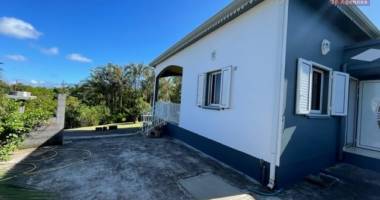 une jolie villa meublée et arborée à bassin plat st pierre île de la réunion
