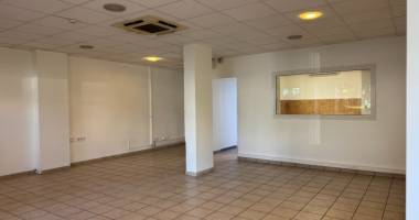 local professionnel a louer de 78 m² – emplacement stratÉgique À saint-andrÉ
