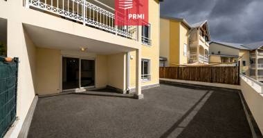 appartement t4 plain-pied, jardin, terrasse et jardin , résidence avec piscine