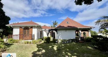 tampon 97430 - villa d'exception - cadre de vie agrÉable - beaux volumes - confort et calme - quartier recherc