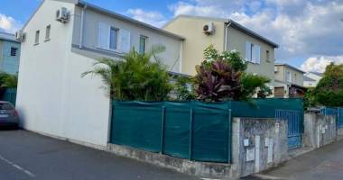 À vendre : maison t3 (70 m²) + terrasse et jardin à saint-louis, proche du centre-ville.