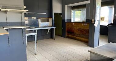 vente d'un local commercial de 49 m² (tout commerce) à saint-pierre, proximité immédiat à la gare routière