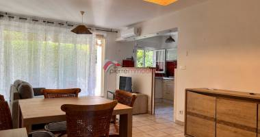 location appartement 2 piÈces en rez-de-jardin entiÈrement meublÉ
