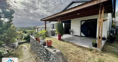 saint pierre 97410 - villa agrÉable - beaux volumes - proche de toutes commoditÉs