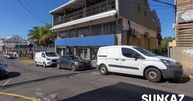 local commercial de 133 m2 au coeur de saint pierre
