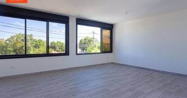 saint pierre local de 35 m² - 800 