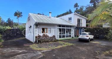 a vendre - une maison f4 de 163.60 m2 environ - saint-joseph - 210 000 €