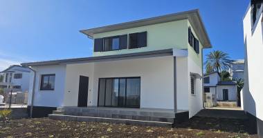 villa t5 récente- l'eperon - saint gilles les hauts