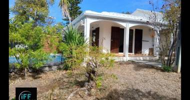 villa t4 meublee grans fond st gilles les bains
