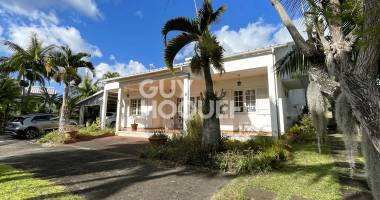 villa t6 de 238m² sur terrain de 2896 m² - bdn ste clotilde