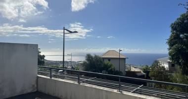 beau f2, colline camélias, vue mer, terrasse 36 m2