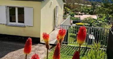 a louer 1 maison avec 2 chambres, jardin, endroit calme, jolie vue montagne