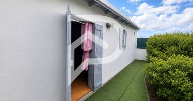 terre sainte  f3 de plain-pied avec grand jardin et fort potentiel