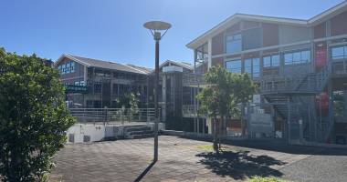 bureaux de 575 m2 à louer - cour la mare - sainte-marie
