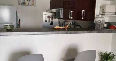a louer 1020 € -t2 meuble le gosier - vue marina